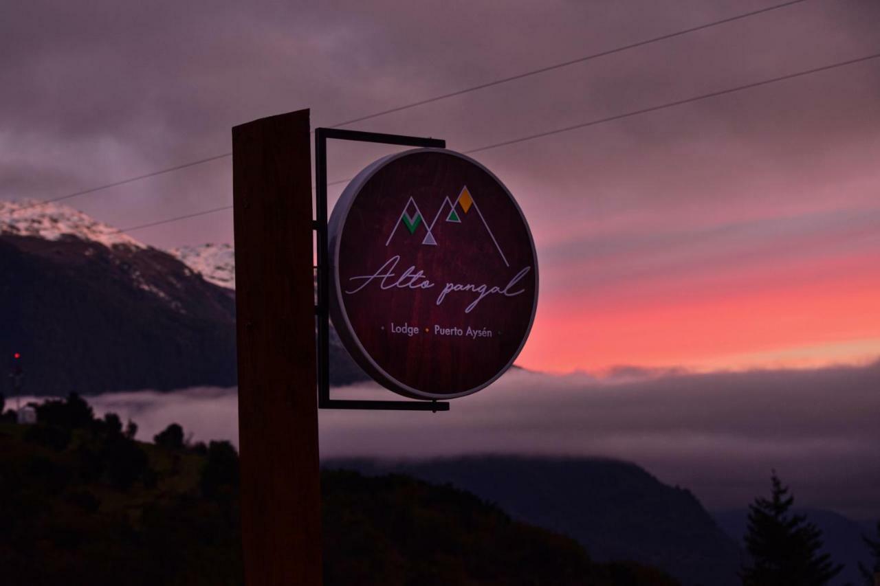 Alto Pangal Lodge Puerto Aysen Eksteriør billede